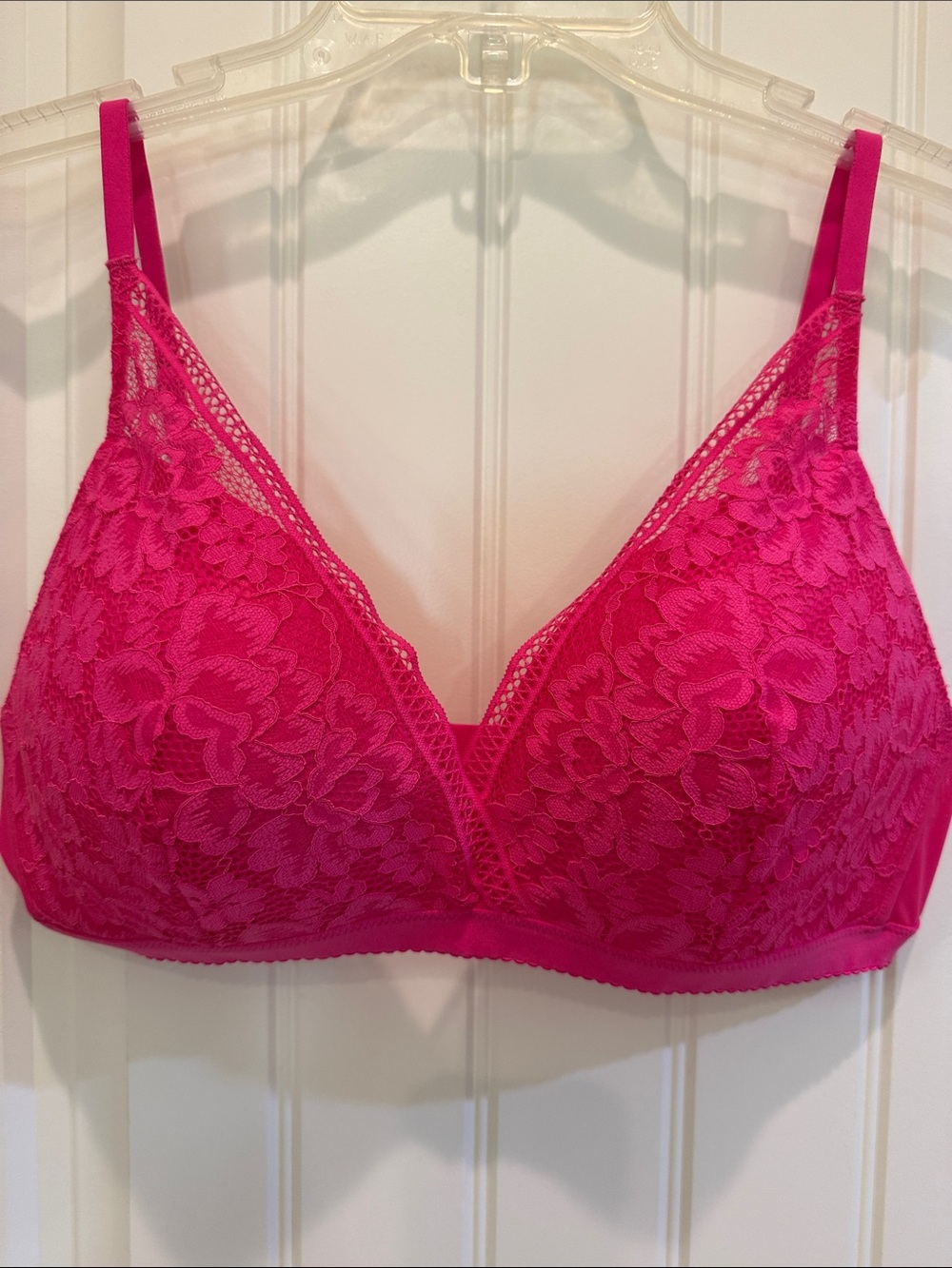 Lace Wireless Bralette - Hot Pink